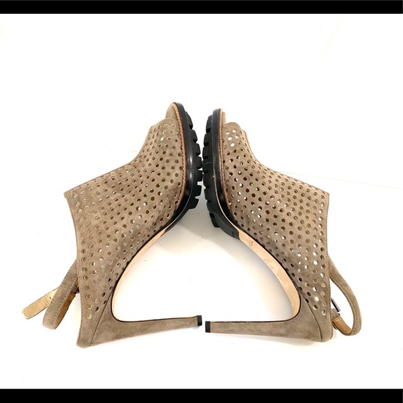 NWOT Via spiga peep toe sling back heels. Like new - Picture 2 of 5